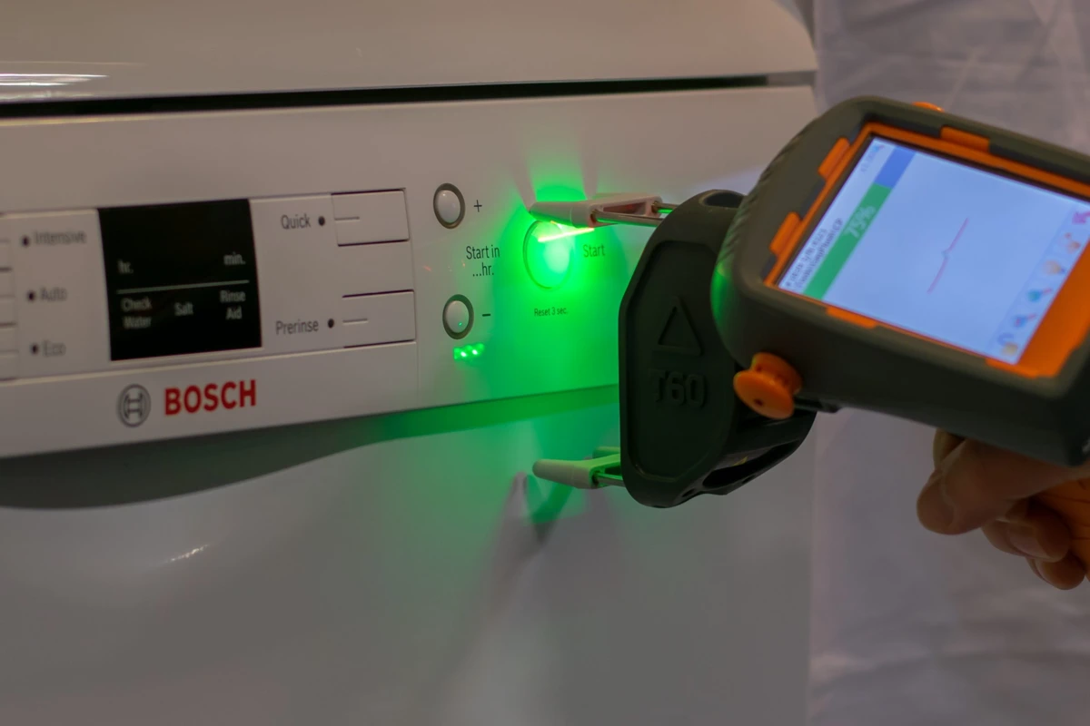 GapGun en inspección dimensional de un lavavajillas