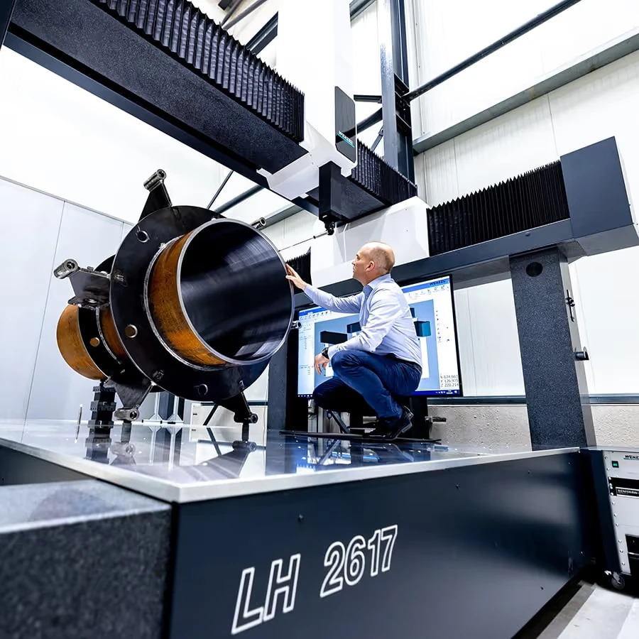 CMM WENZEL LH Gantry en un laboratorio de medición de piezas grandes