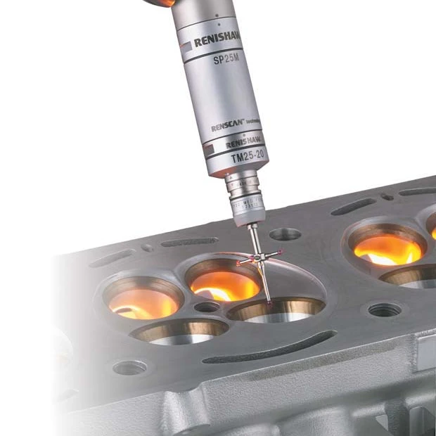 SP25M con adaptador TM25-20 y TP20 orientado hacia una característica de culata