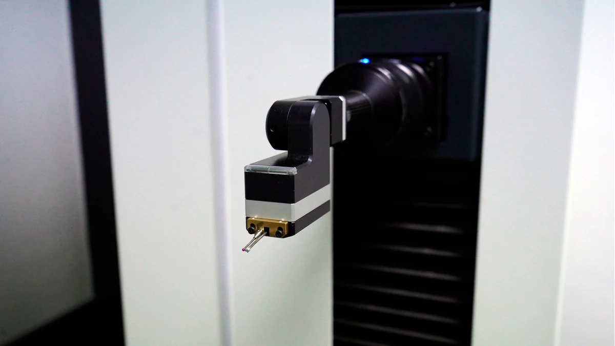Sensor de rugosidad WENZEL WM | RS-T instalado en una GT 450